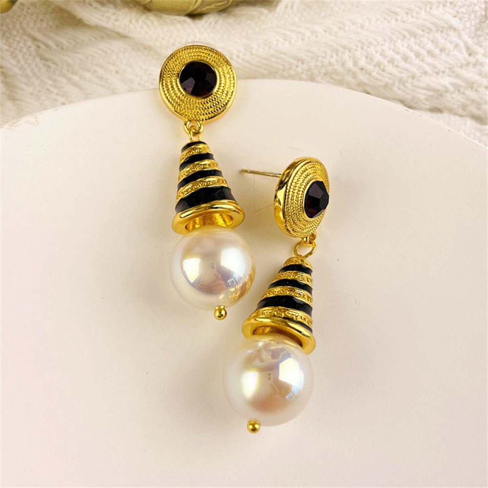 Teardrop Pearl stud earring enamel zebra pattern