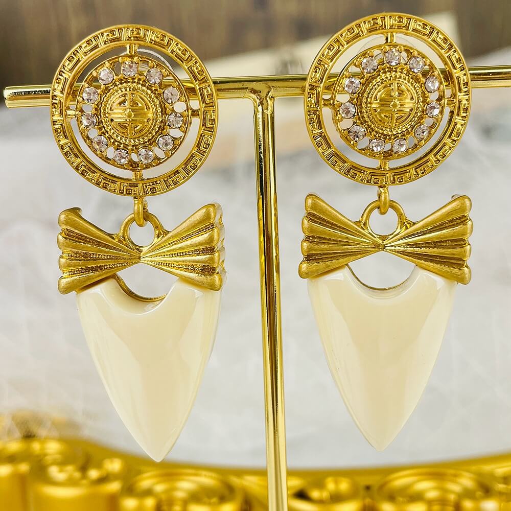 Shield Bow Stud Earring Milky White Teardrop Shape Earring