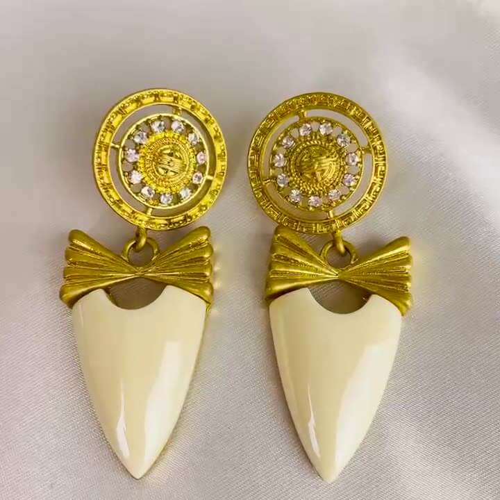 Shield Bow Stud Earring Milky White Teardrop Shape Earring